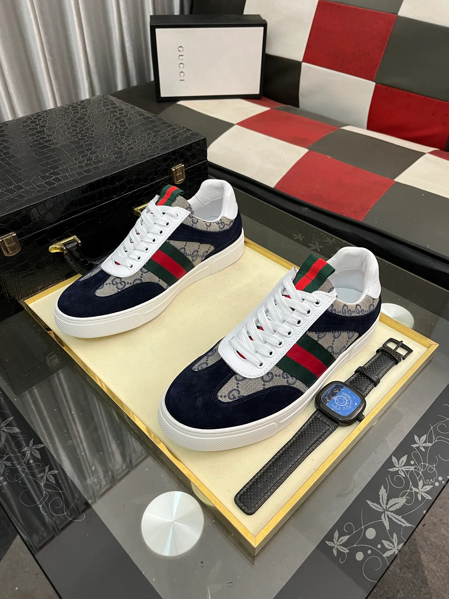 Men's Men's Shoes 💰440 ⌚️⌚️[GUCCI] Gucci men's casual shoes are absolutely popular 🔥The ultimate matching item for trendy men! The charm of super texture is irresistible, the main recommendation, the flower leather color is bright! The upper is made of high-quality brand printed fabric with cowhide, breathable leather lining and wear-resistant rubber sole, noble and elegant! Extremely comfortable🎁🎁You can be as handsome as you want💪 Available in sizes 38-44 and 5️⃣colors